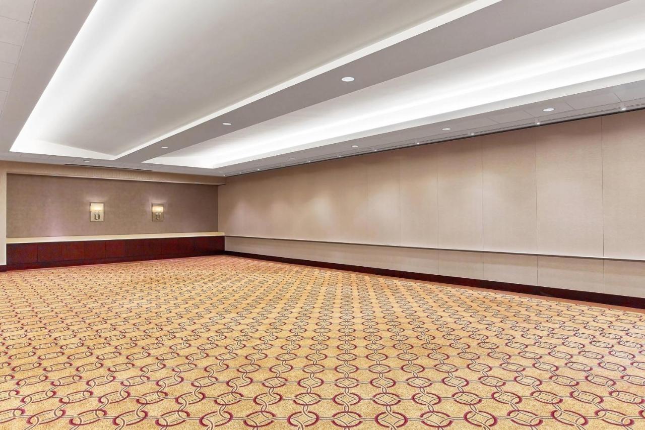 Отель The Westin New York At Times Square Экстерьер фото A carpet floor