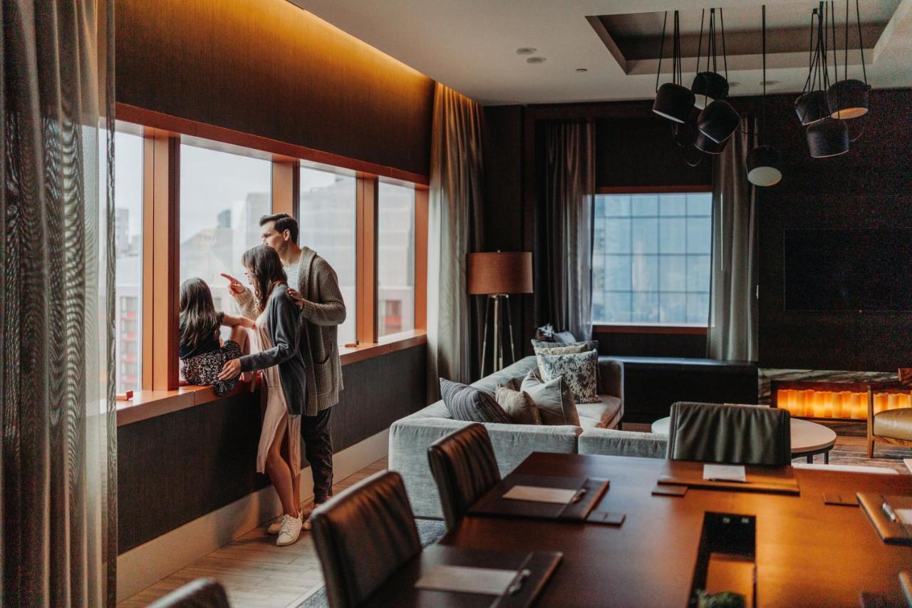 Отель The Westin New York At Times Square Экстерьер фото The Club at Hong Kong International Airport