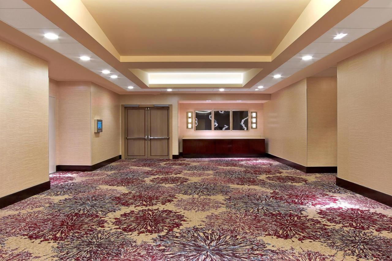 Отель The Westin New York At Times Square Экстерьер фото A carpet in a hotel