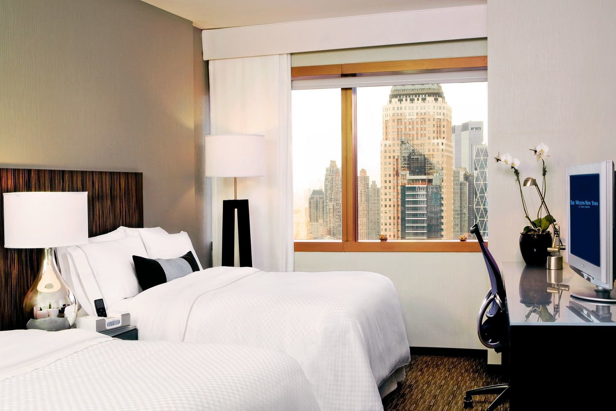 Отель The Westin New York At Times Square Номер фото A typical room at the hotel