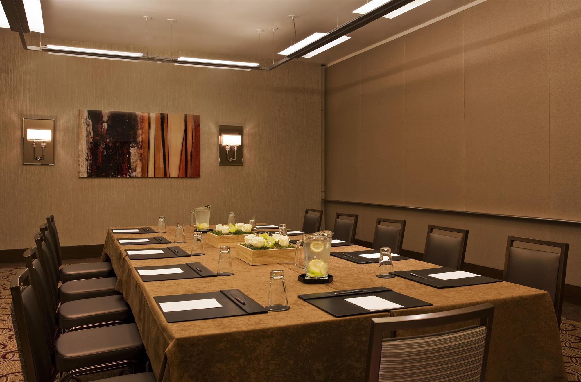 Отель The Westin New York At Times Square Экстерьер фото A boardroom at the Four Seasons Hotel, London