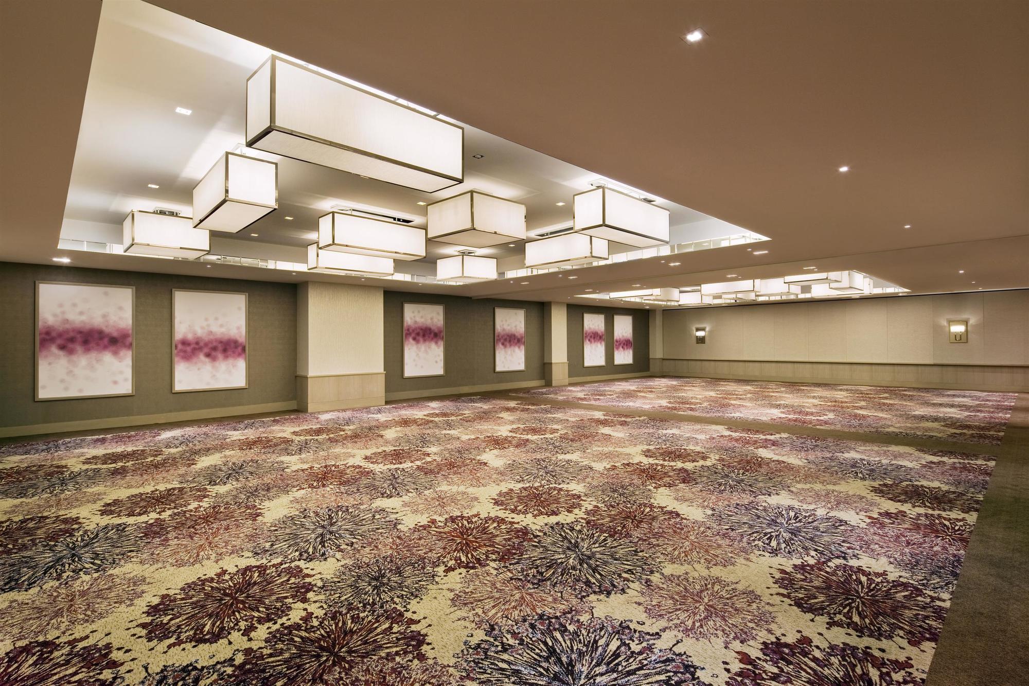 Отель The Westin New York At Times Square Экстерьер фото The ballroom at the hotel